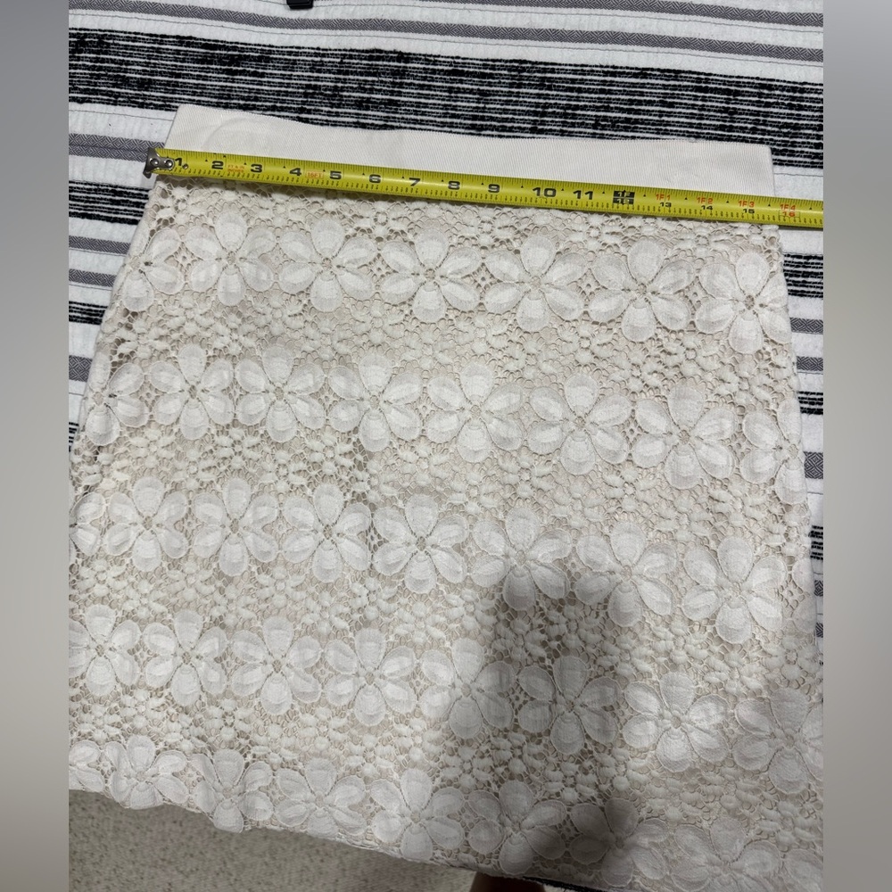 LOFT New ivory lace skirt-size 8 - Picture 8 of 9